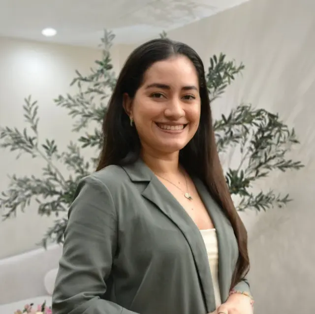 Johana Bustamante headshot